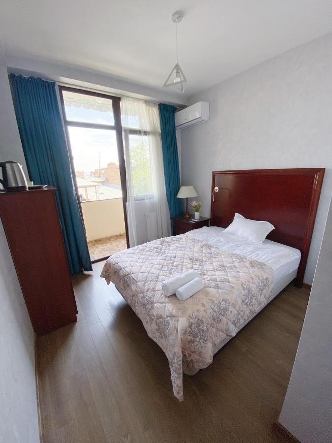 Chonkadzehotel Tbilisi Bagian luar foto